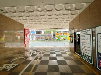 林森北路車位１１４號