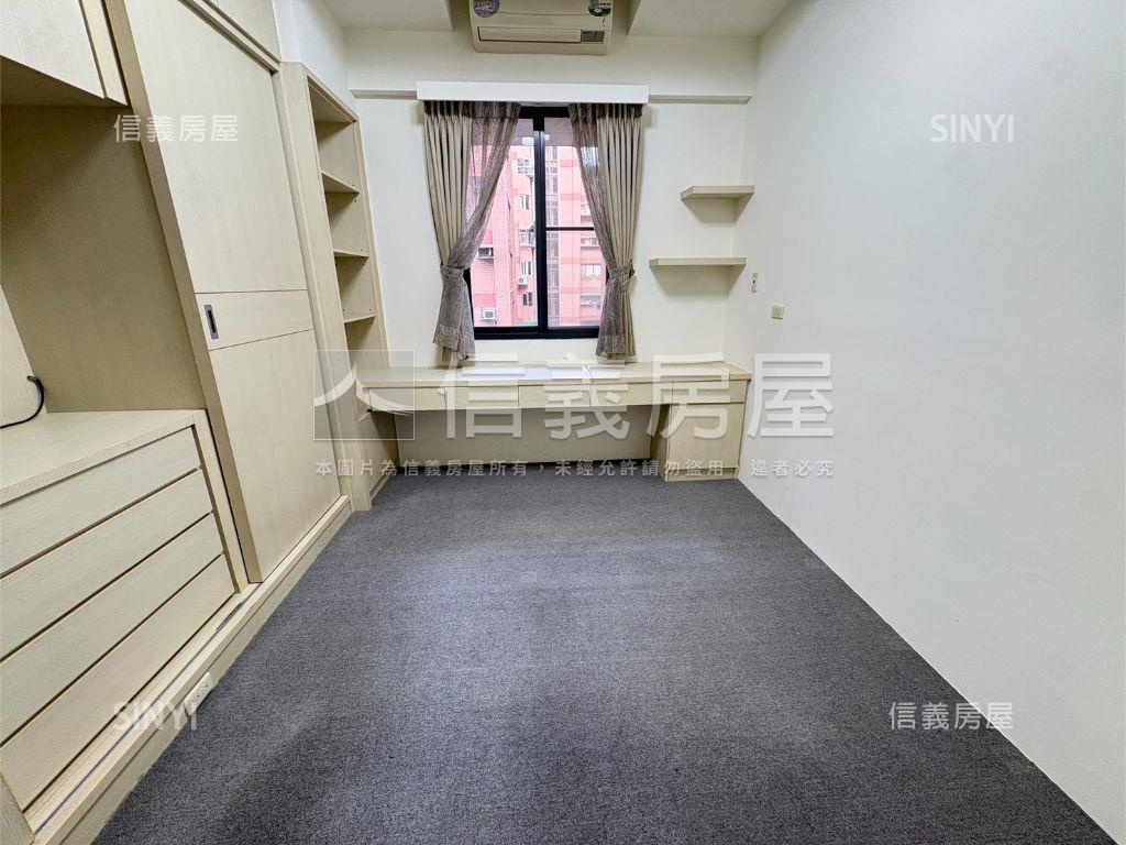 市場旁採光機能三房車位房屋室內格局與周邊環境