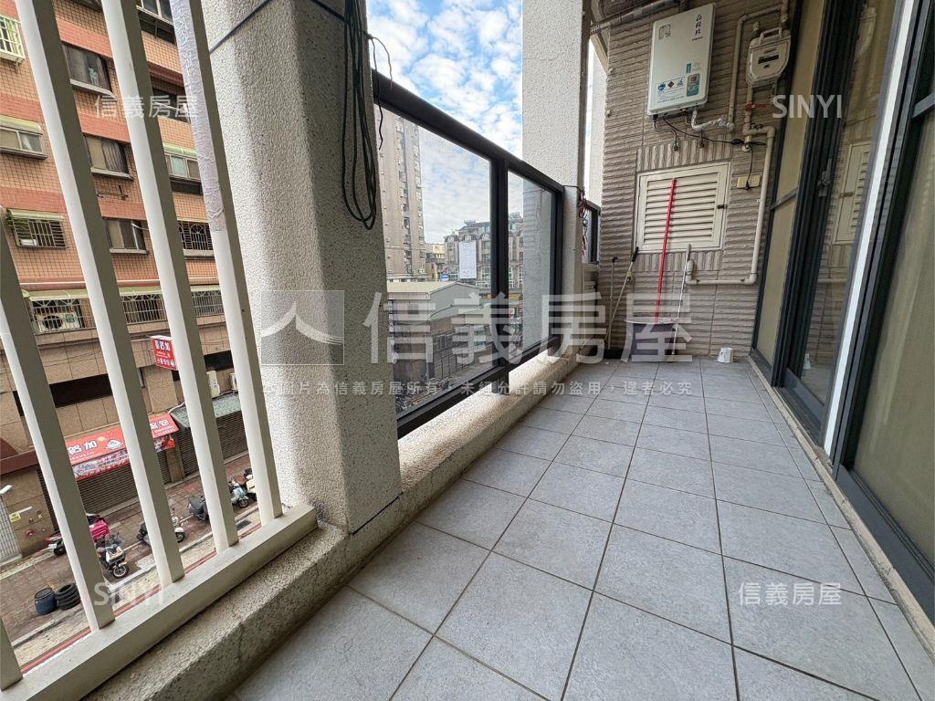 市場旁採光機能三房車位房屋室內格局與周邊環境