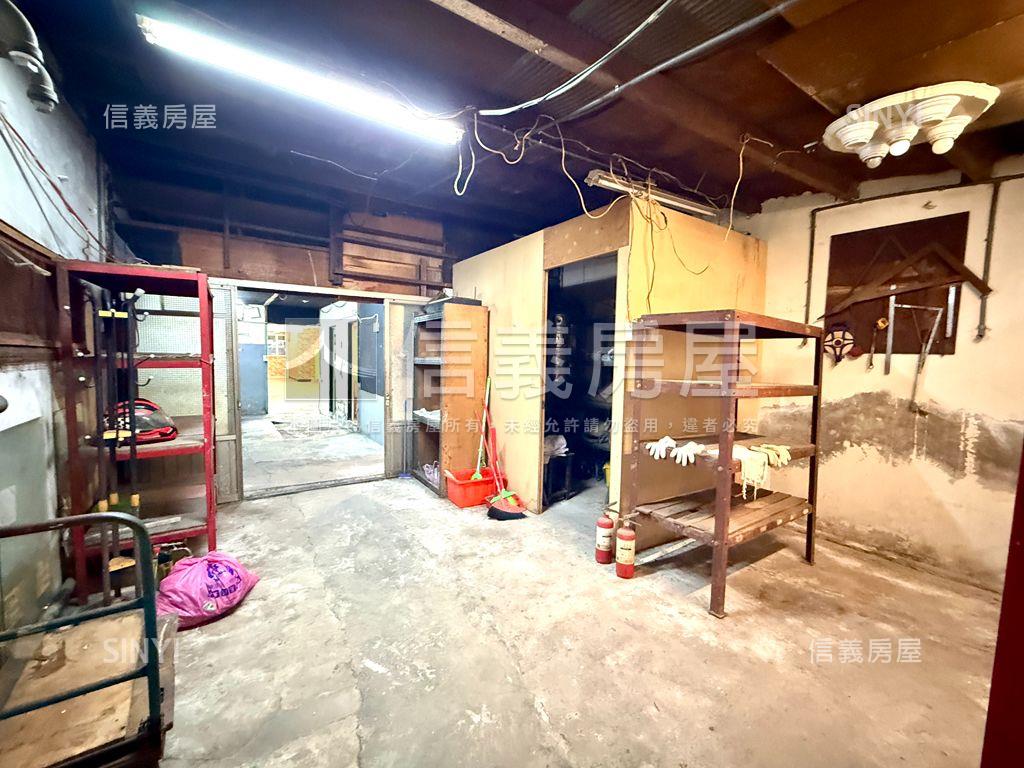 土地持分大。新埔捷運金店房屋室內格局與周邊環境