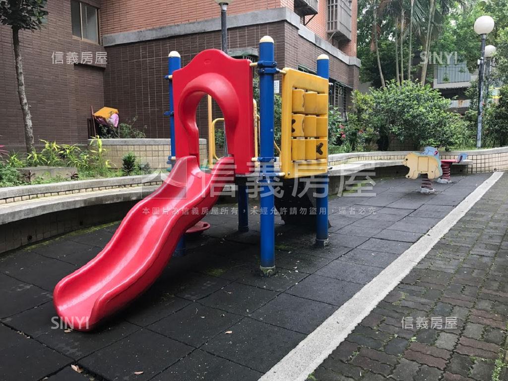 貿商前後陽台三房房屋室內格局與周邊環境