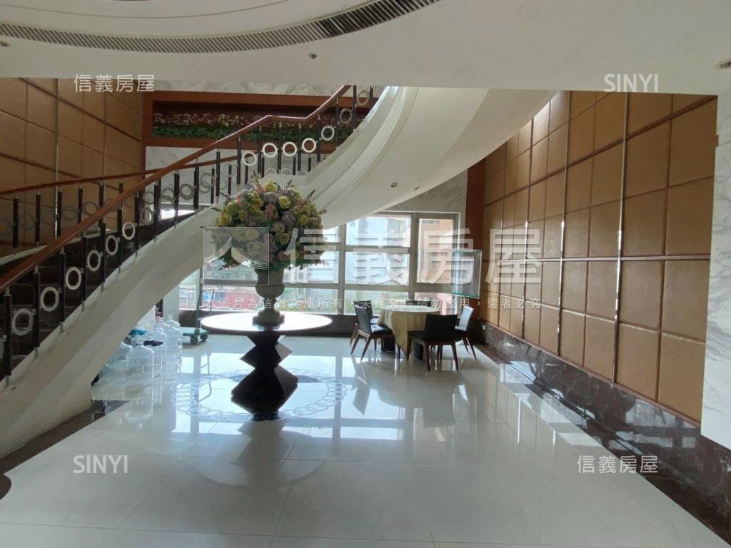 專任正隆麗池四房平面車位房屋室內格局與周邊環境