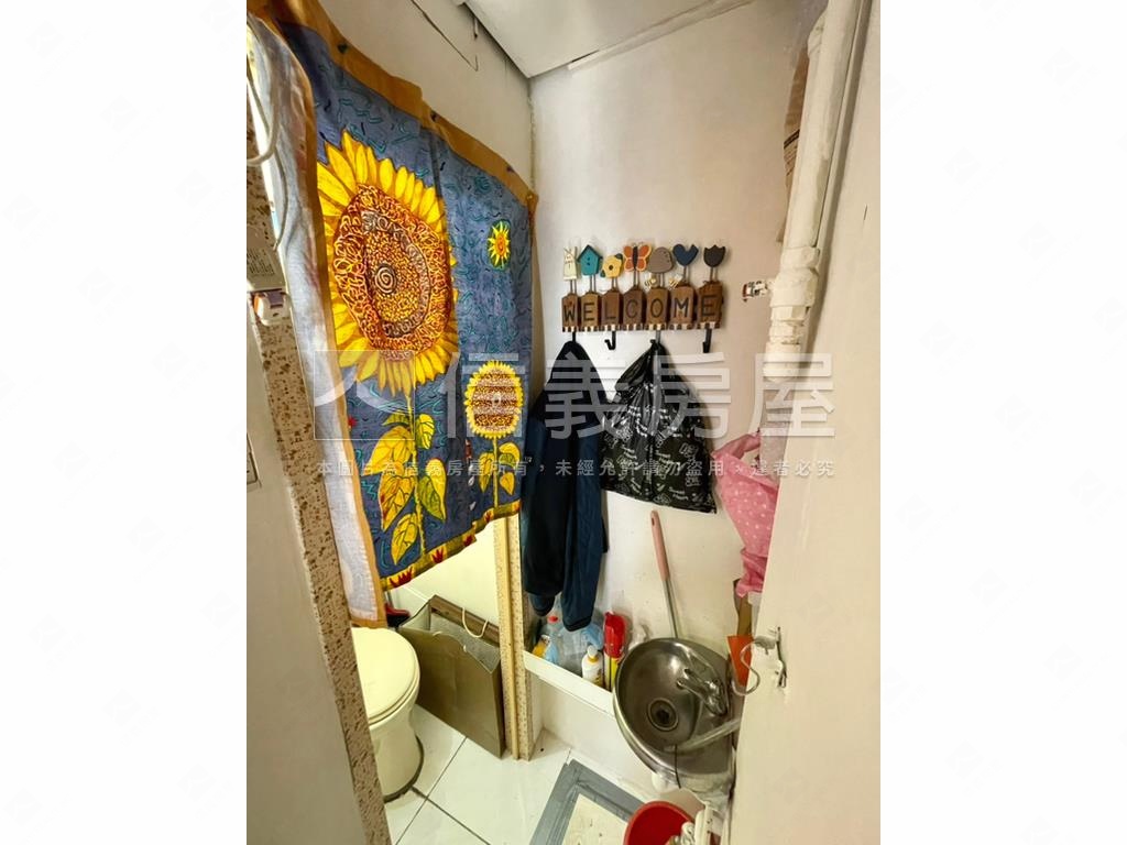 永康國際商圈公園旁美金店房屋室內格局與周邊環境