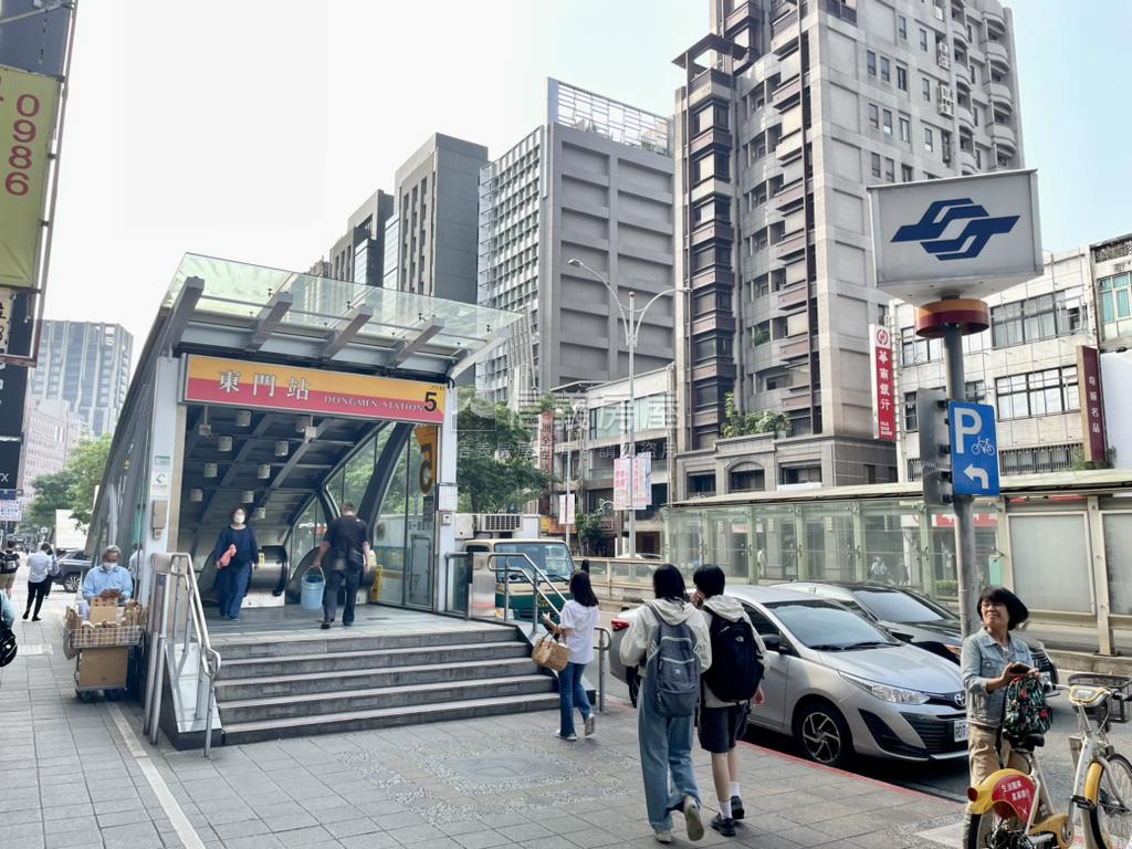 永康國際商圈公園旁美金店房屋室內格局與周邊環境