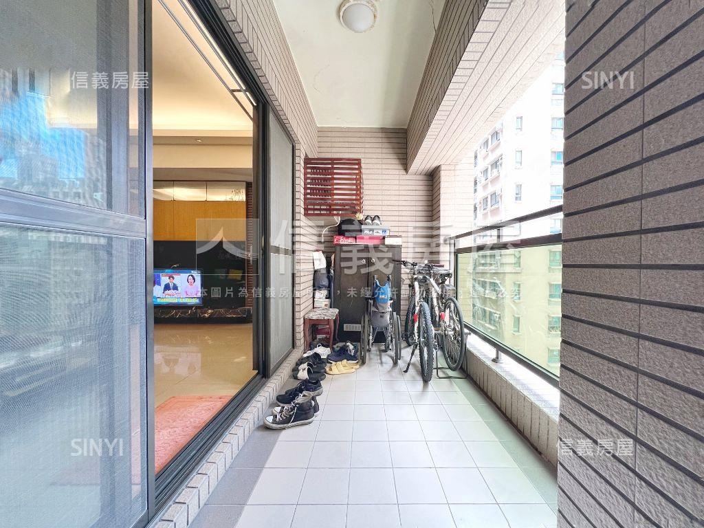 美術館精美採光四房車位房屋室內格局與周邊環境