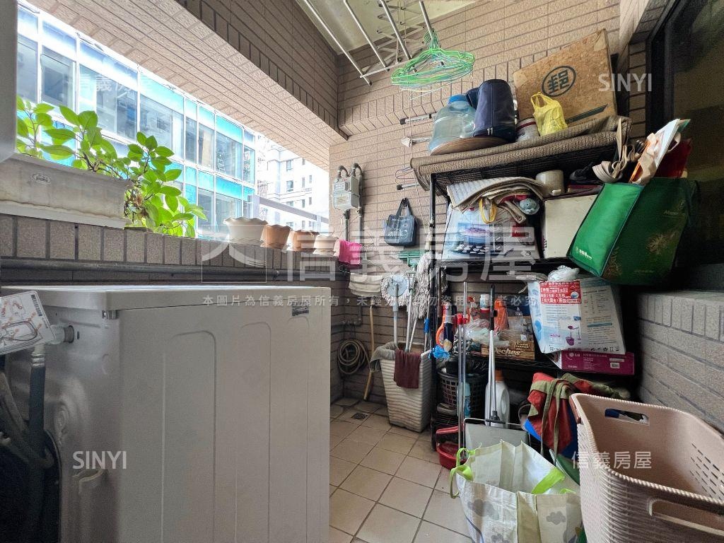 美術館精美採光四房車位房屋室內格局與周邊環境
