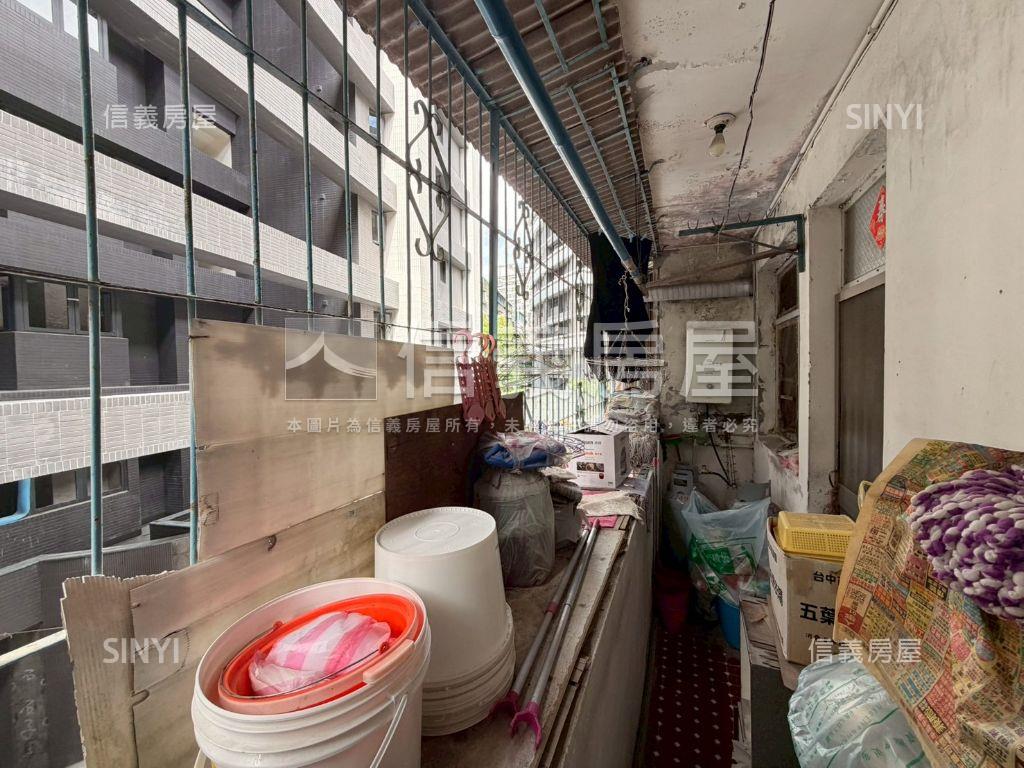 近永安市場捷運站１和２樓房屋室內格局與周邊環境