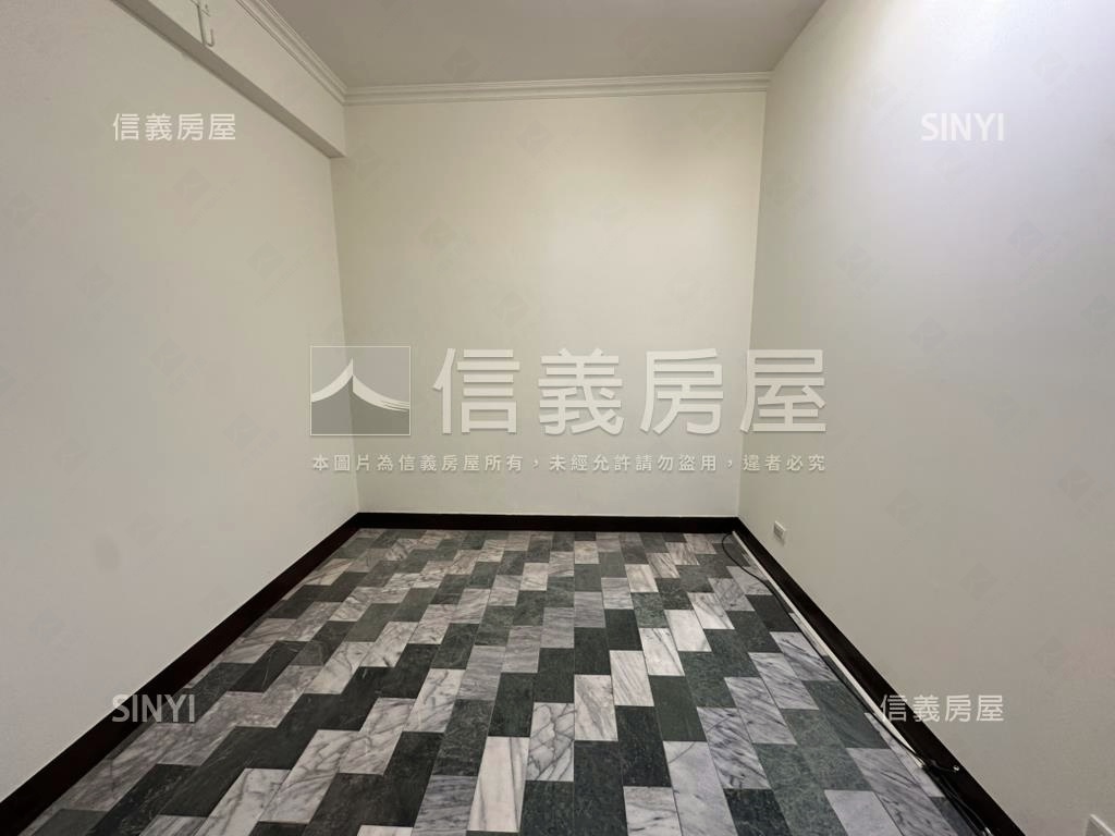 小碧潭捷運站旁美麗公寓房屋室內格局與周邊環境