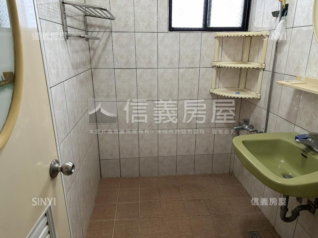 小碧潭捷運站旁美麗公寓房屋室內格局與周邊環境
