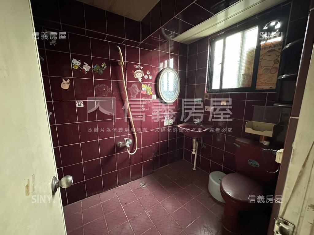 小碧潭捷運站旁美麗公寓房屋室內格局與周邊環境