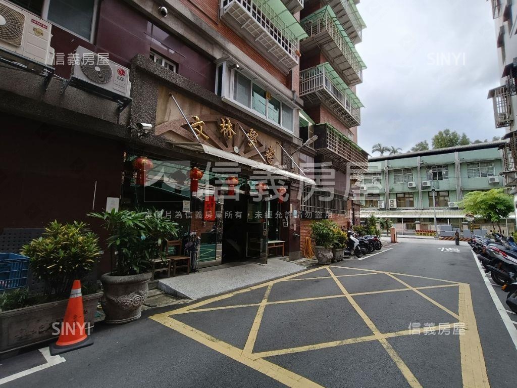 文林學苑平面車位房屋室內格局與周邊環境