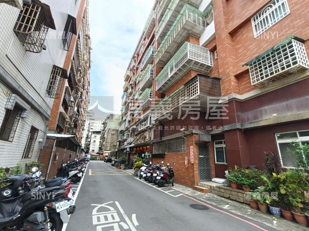 文林學苑平面車位房屋室內格局與周邊環境