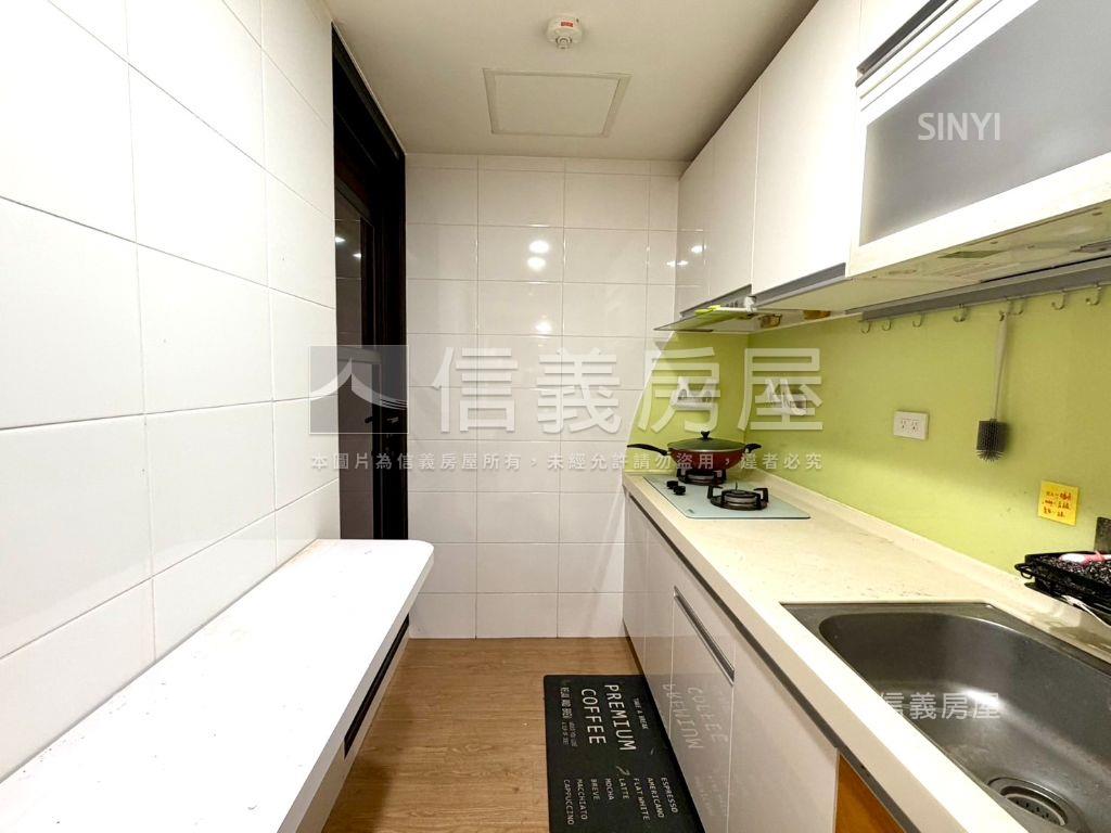 成大城典雅三房平車房屋室內格局與周邊環境