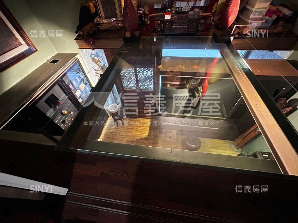 捷運大安挑高空間一樓金店房屋室內格局與周邊環境