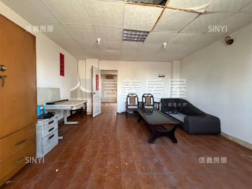 安平｜經典頂樓大空間美居房屋室內格局與周邊環境