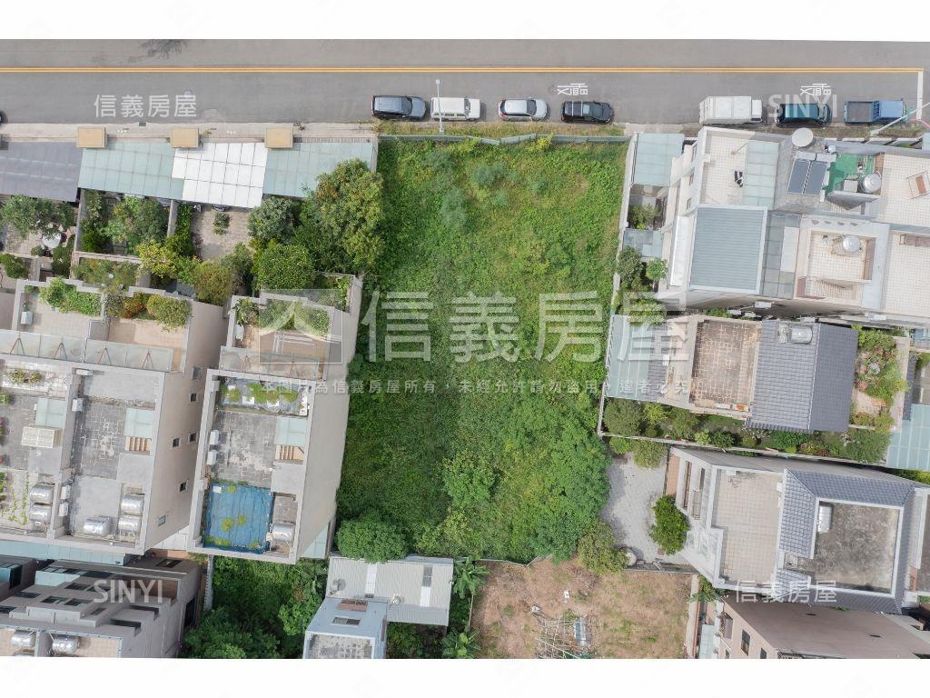 誠意出售大面寬土地房屋室內格局與周邊環境