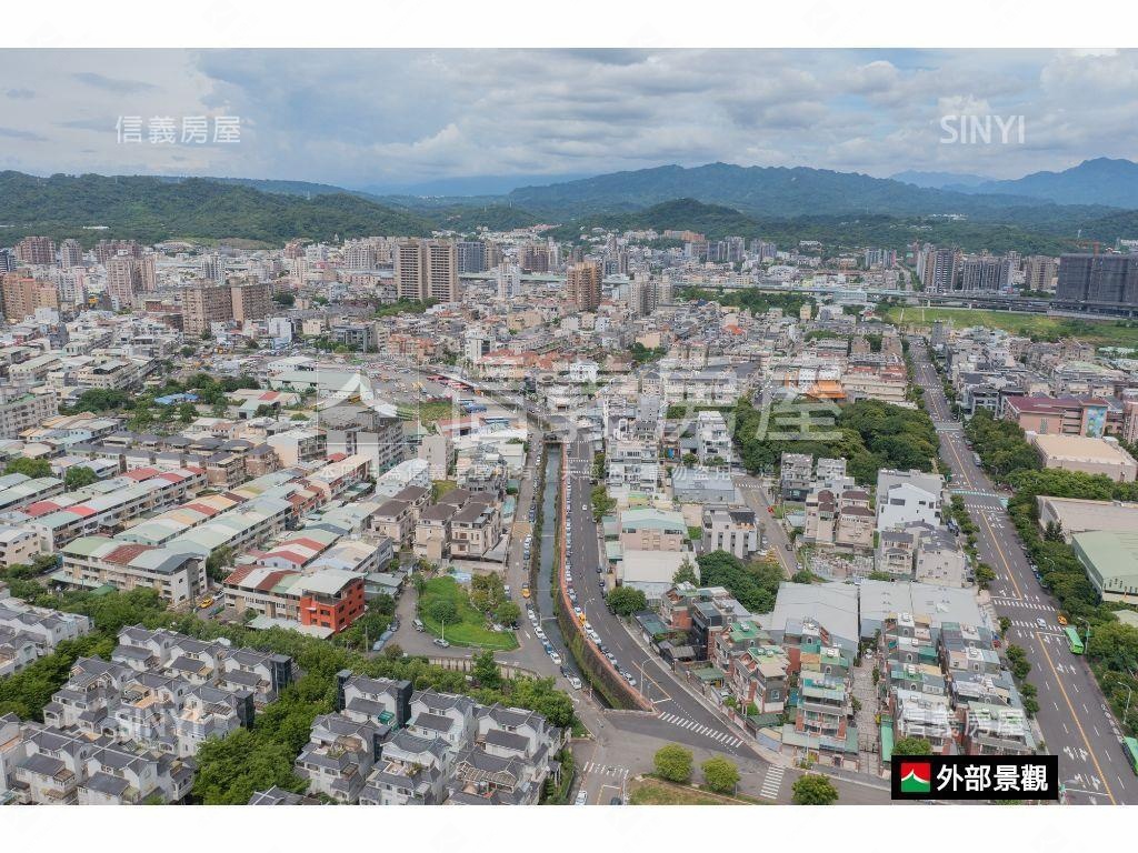 誠意出售大面寬土地房屋室內格局與周邊環境