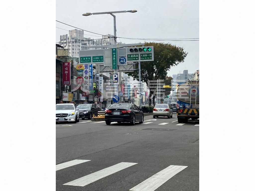 近中清捷運約８米活路透天房屋室內格局與周邊環境