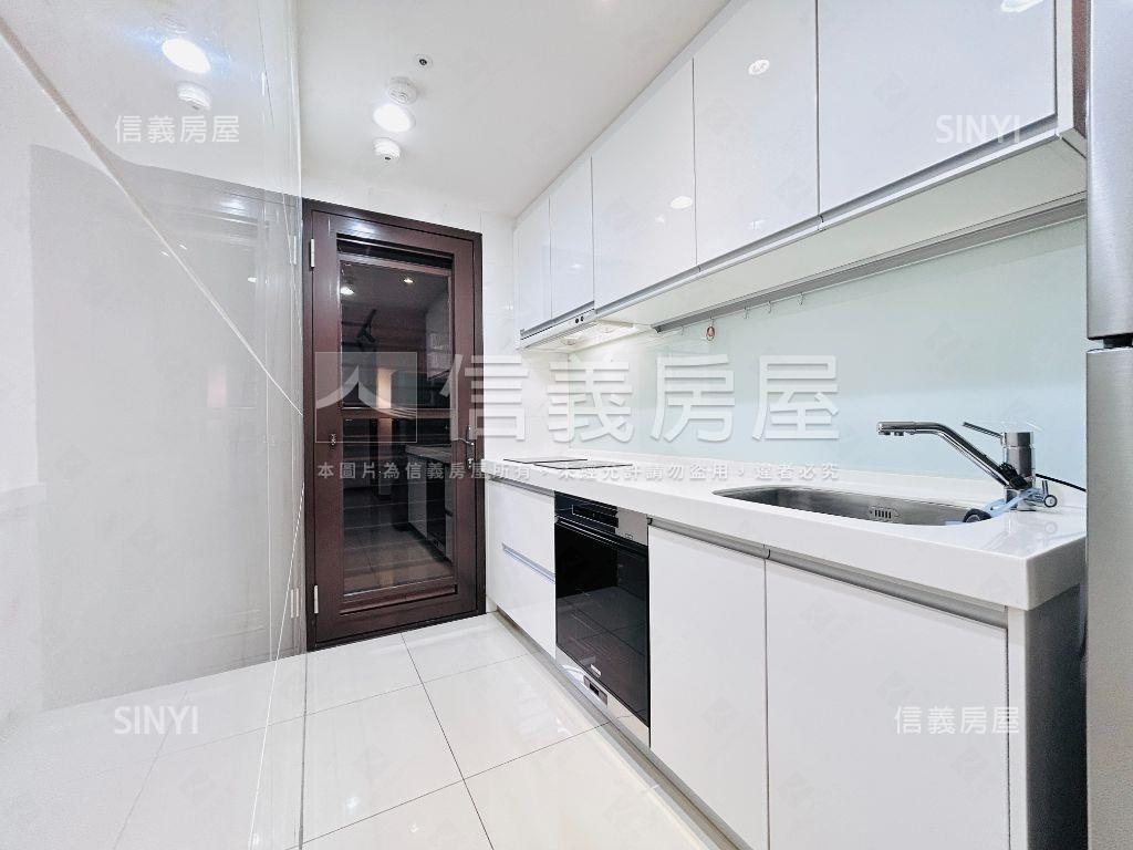 自遊人美屋兩房含車位房屋室內格局與周邊環境