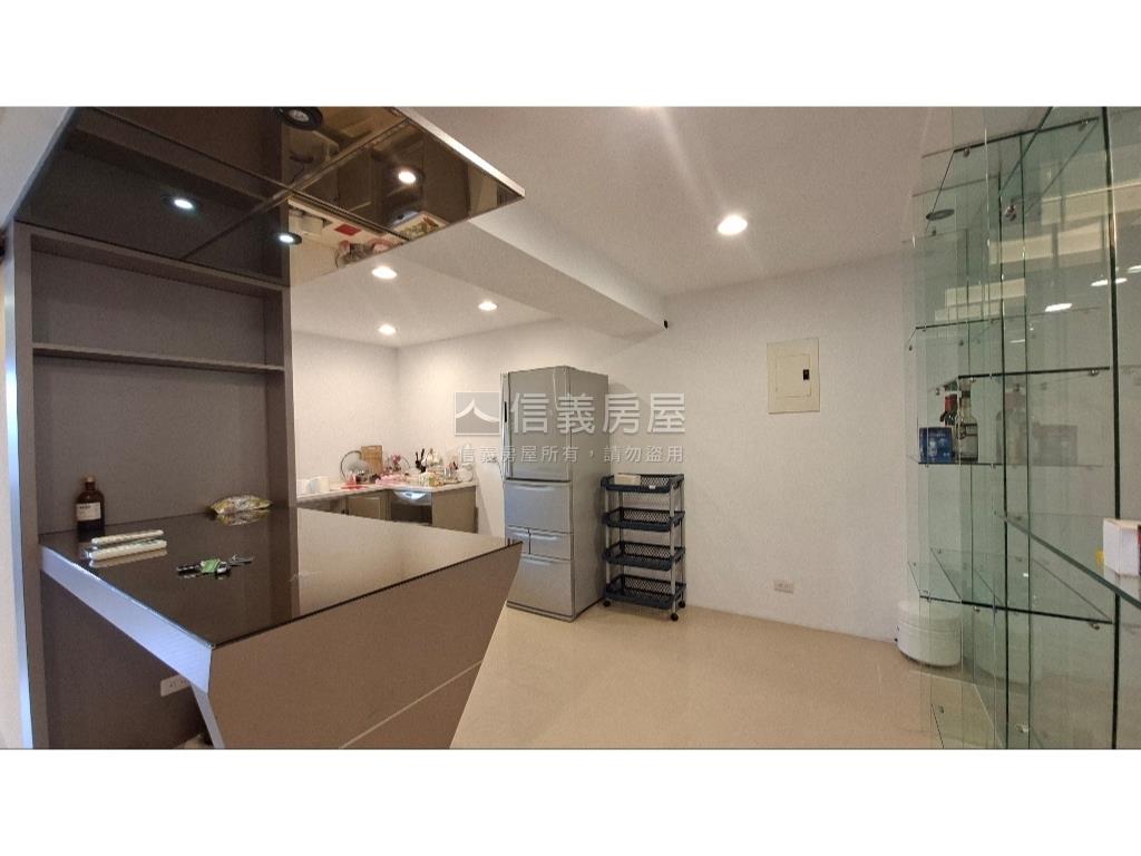東山大面寬顯眼角店房屋室內格局與周邊環境