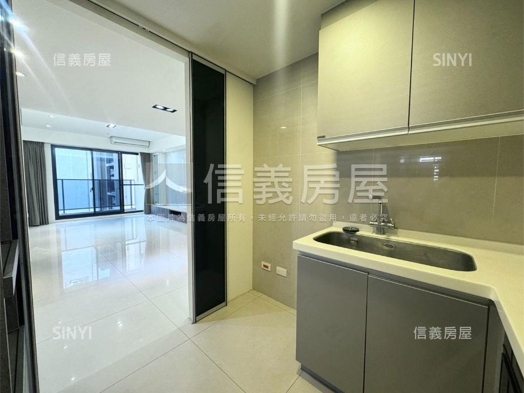 登陽高樓朝南三房Ｂ１平車房屋室內格局與周邊環境
