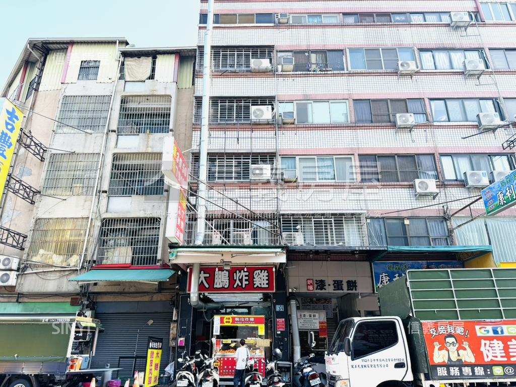 正大鵬路８間套房黃金店面房屋室內格局與周邊環境