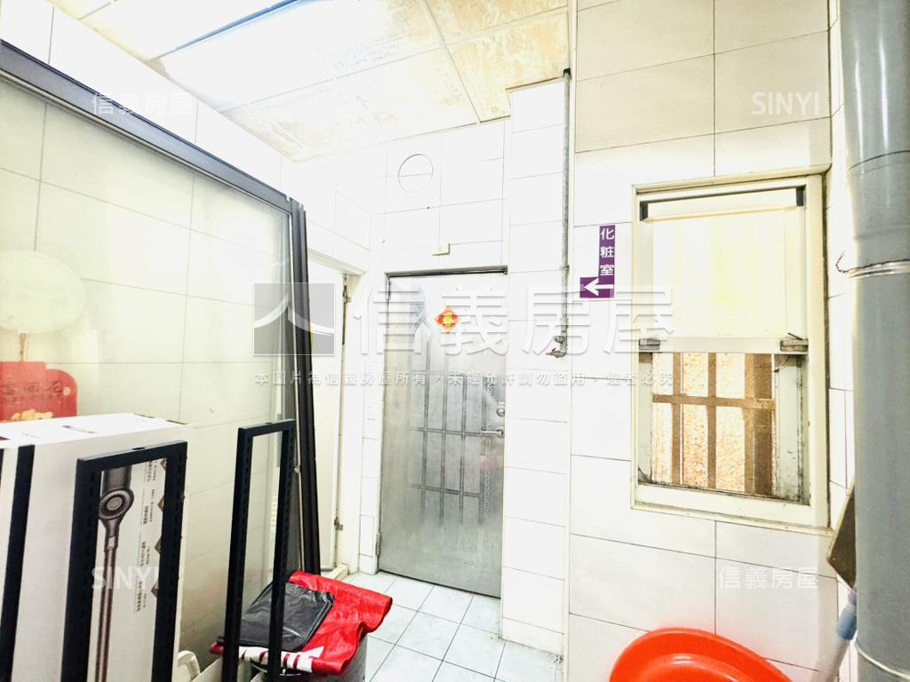 正大鵬路８間套房黃金店面房屋室內格局與周邊環境