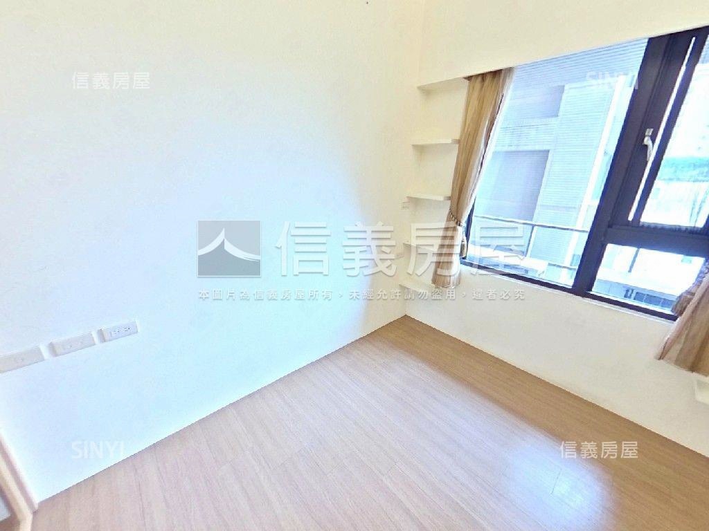 鋒霖御璽三房坡平車位房屋室內格局與周邊環境