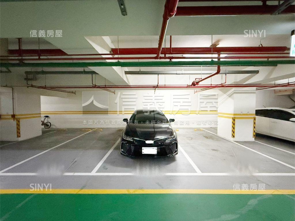 鋒霖御璽三房坡平車位房屋室內格局與周邊環境
