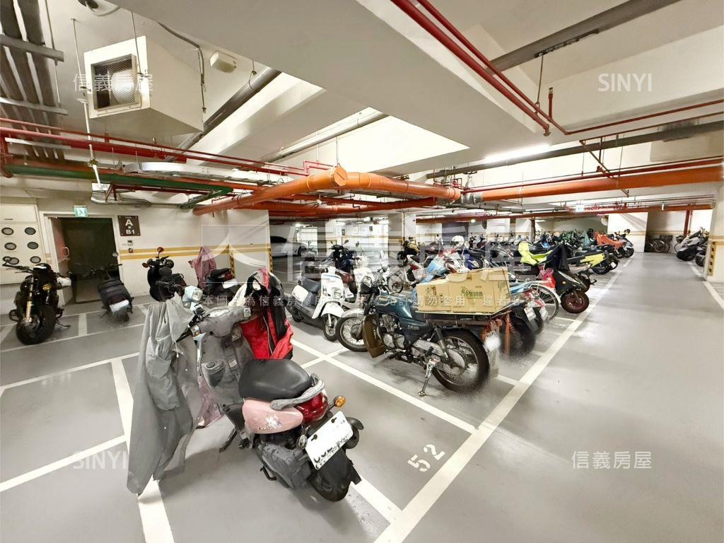 鋒霖御璽三房坡平車位房屋室內格局與周邊環境