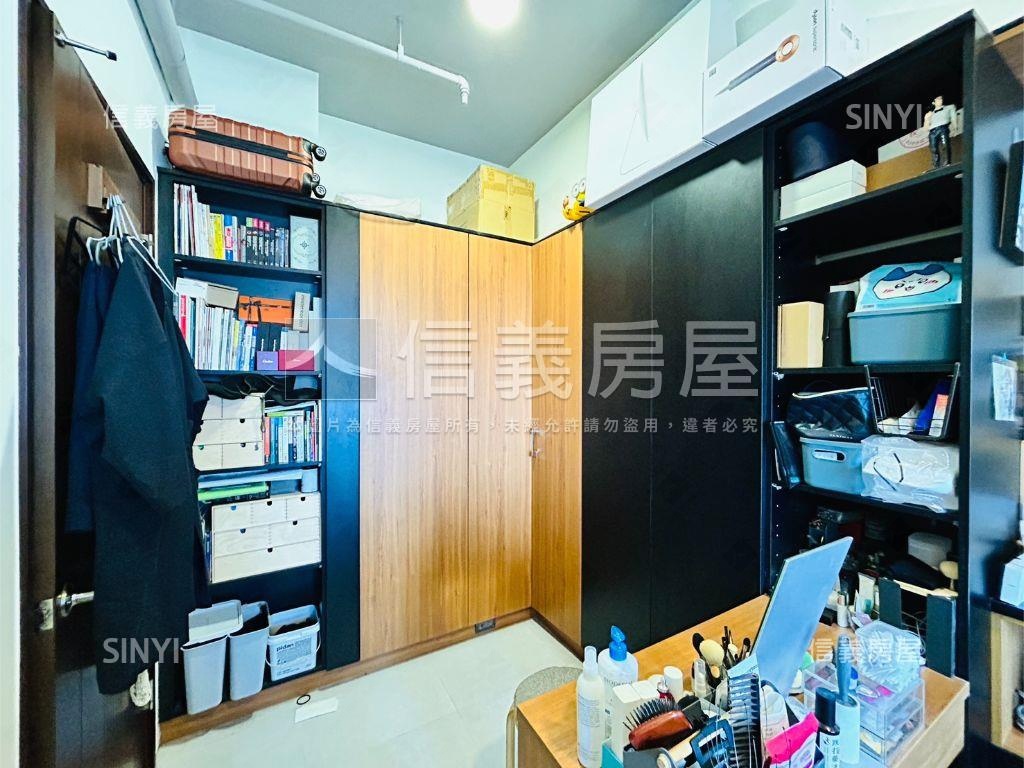 高樓景觀二房車位房屋室內格局與周邊環境