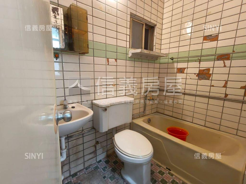 近英明國中三樓採光美寓房屋室內格局與周邊環境