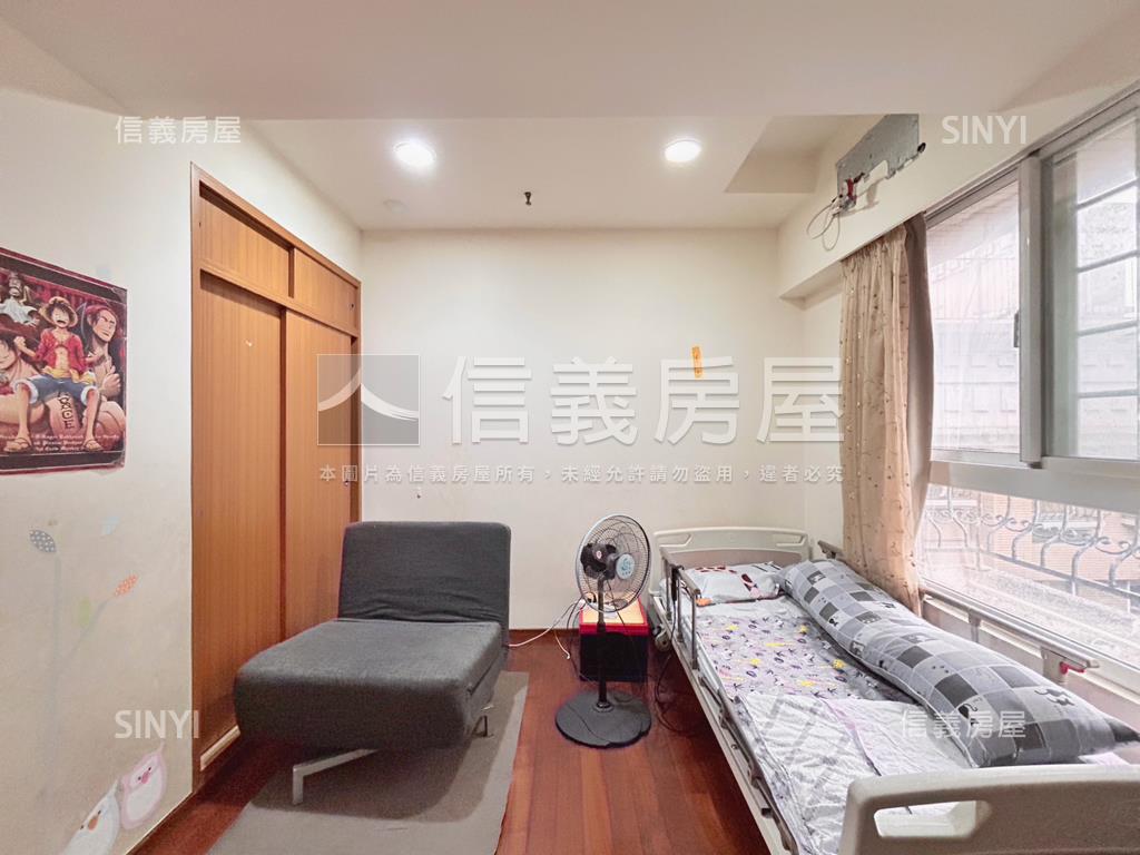 一品方正大戶車位房屋室內格局與周邊環境