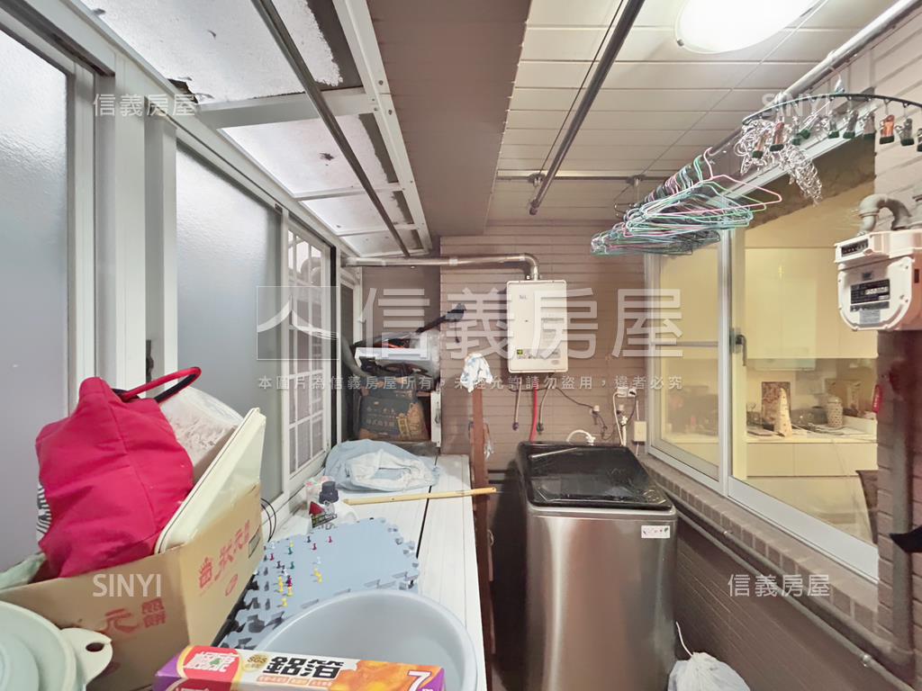 一品方正大戶車位房屋室內格局與周邊環境