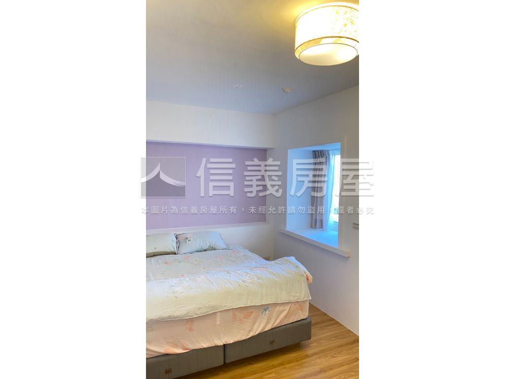 巨城大２房２衛視野美裝潢房屋室內格局與周邊環境