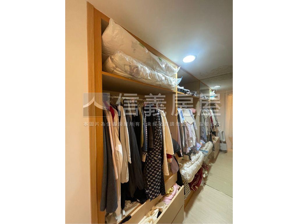 巨城大２房２衛視野美裝潢房屋室內格局與周邊環境