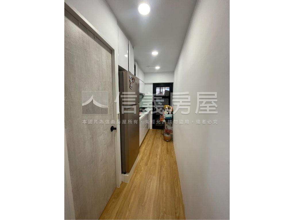 巨城大２房２衛視野美裝潢房屋室內格局與周邊環境