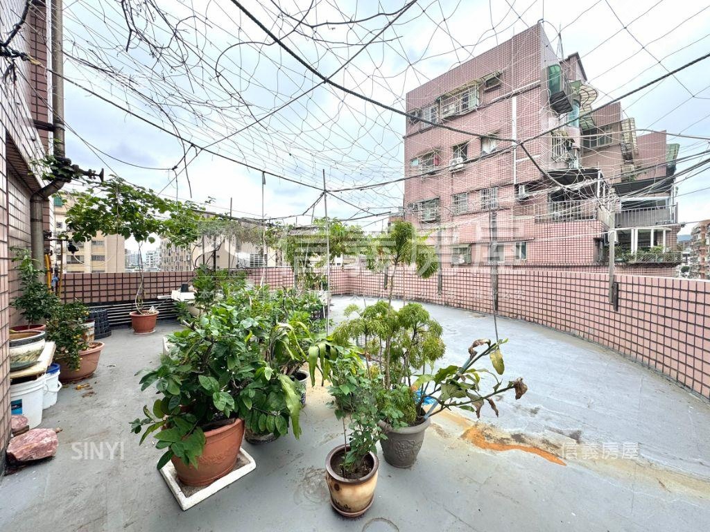 中榮華廈電梯三房房屋室內格局與周邊環境