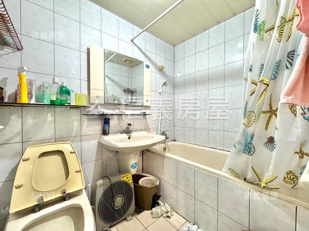 中榮華廈電梯三房房屋室內格局與周邊環境