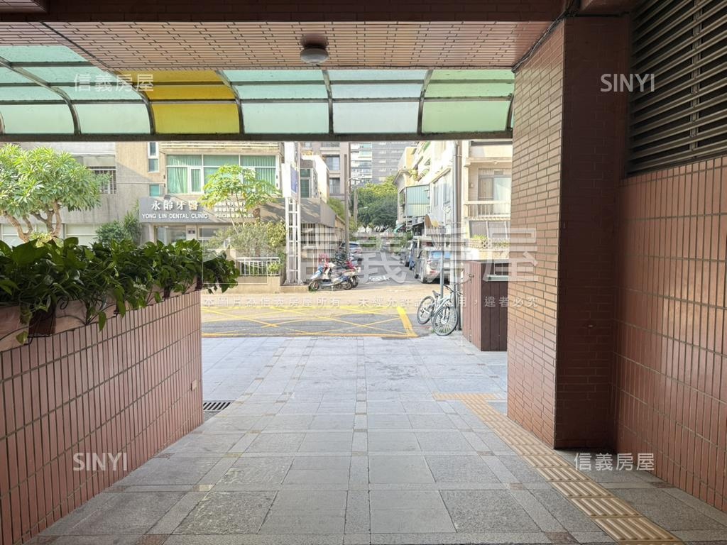 美術ＴＯＰ視野戶有車位房屋室內格局與周邊環境