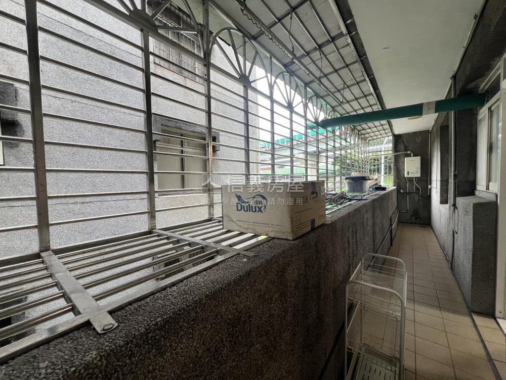 成功路稀有三面採光三樓房屋室內格局與周邊環境