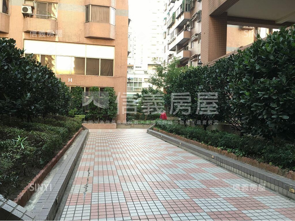 觀雲唯美四房平車房屋室內格局與周邊環境