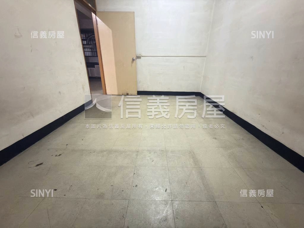 低樓層板橋美寓２樓房屋室內格局與周邊環境