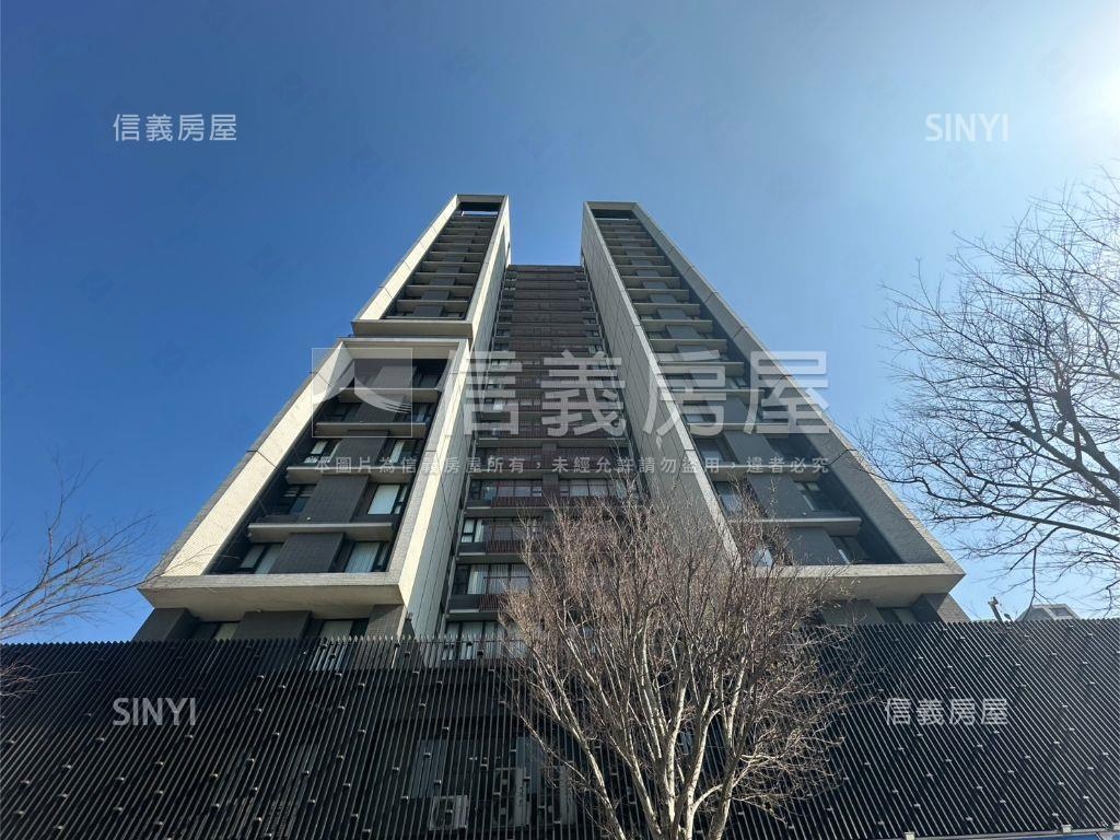 自強北鴻向金店面房屋室內格局與周邊環境