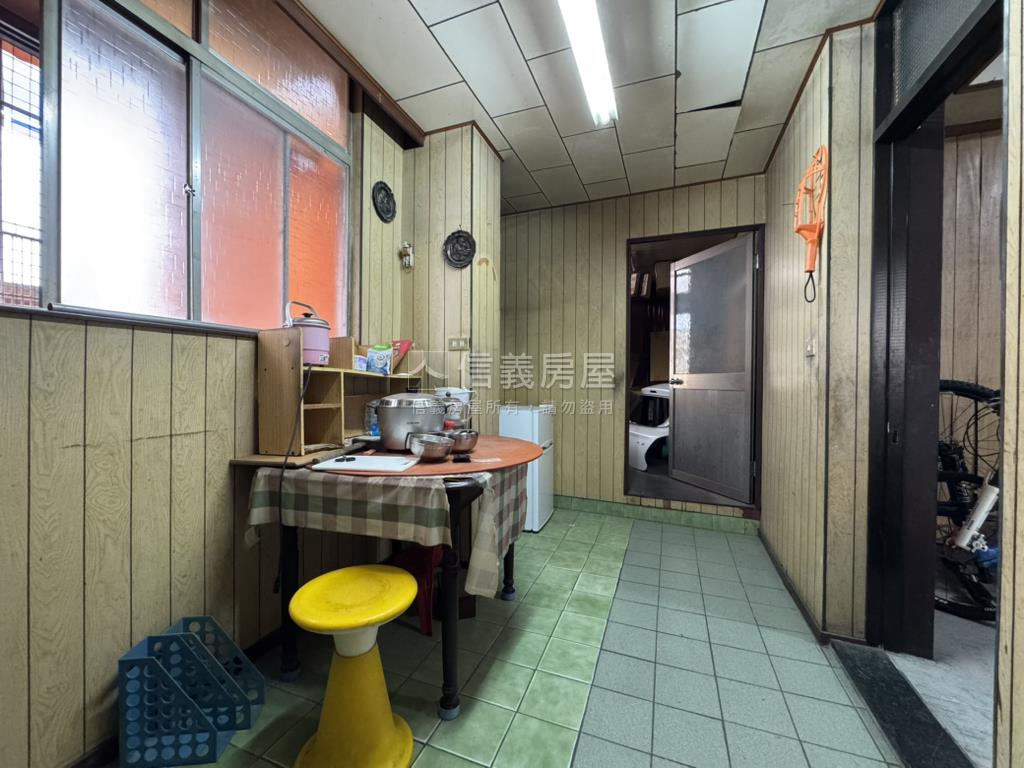 中原邊間公寓３房頂加房屋室內格局與周邊環境