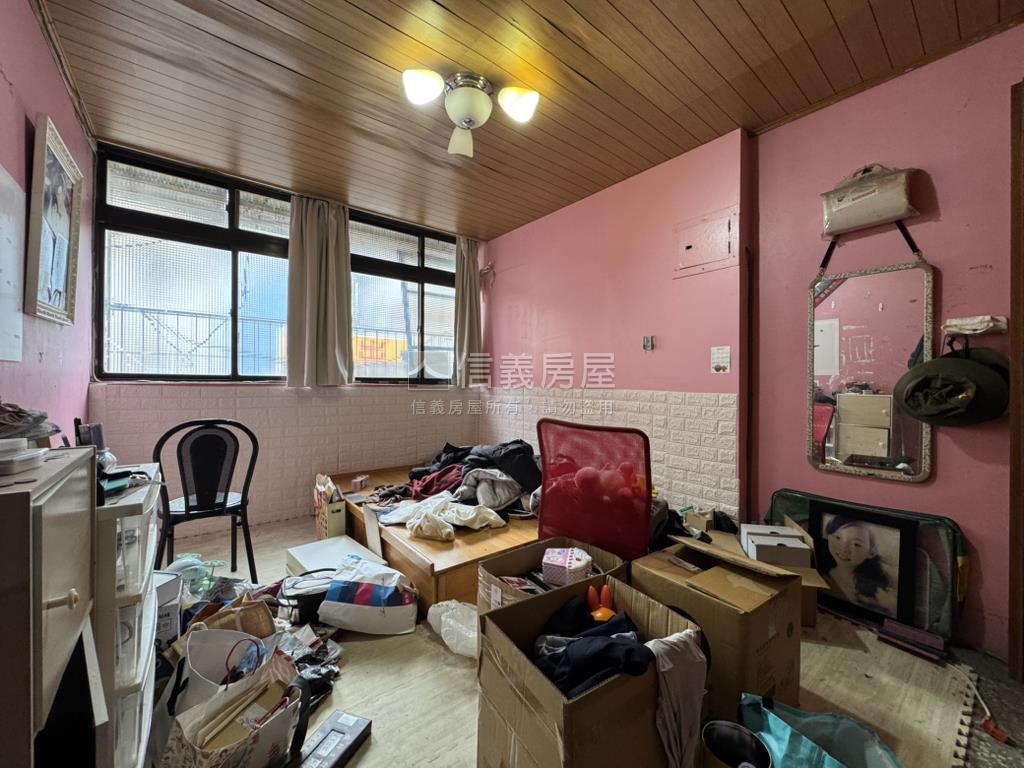 中原邊間公寓３房頂加房屋室內格局與周邊環境