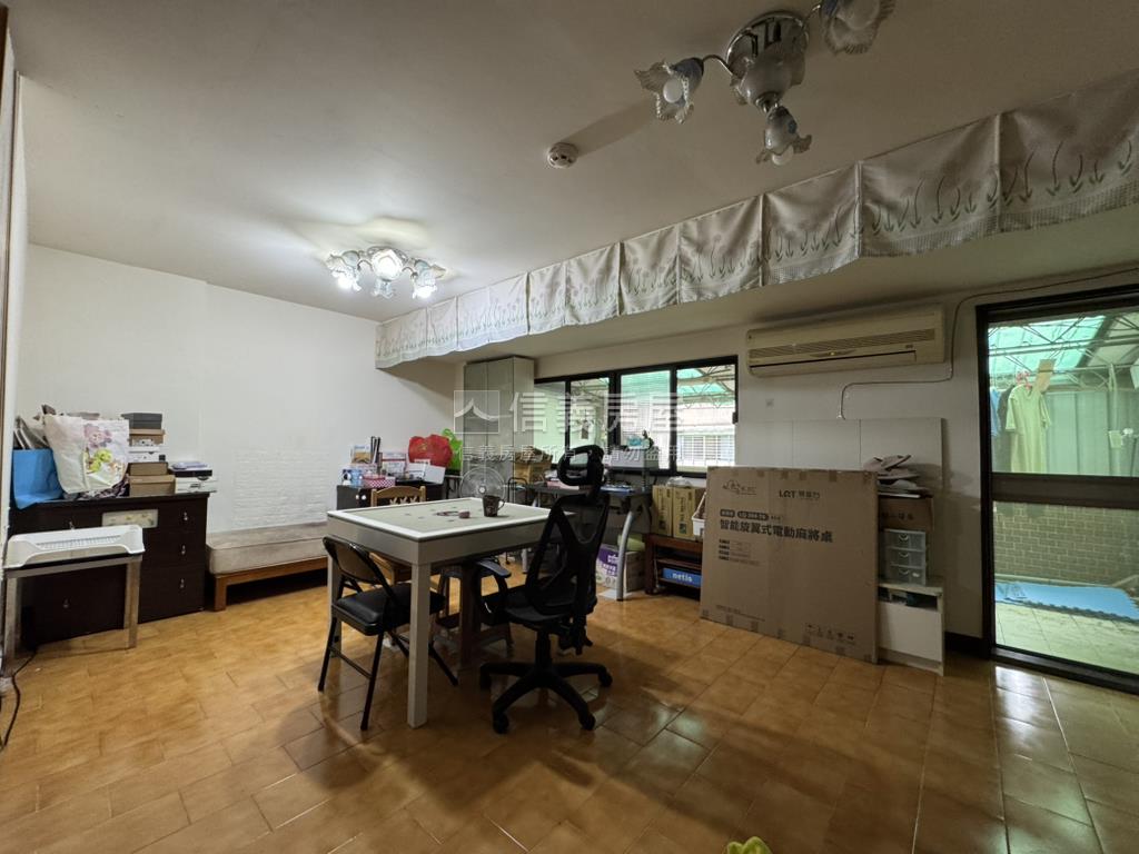中原邊間公寓３房頂加房屋室內格局與周邊環境