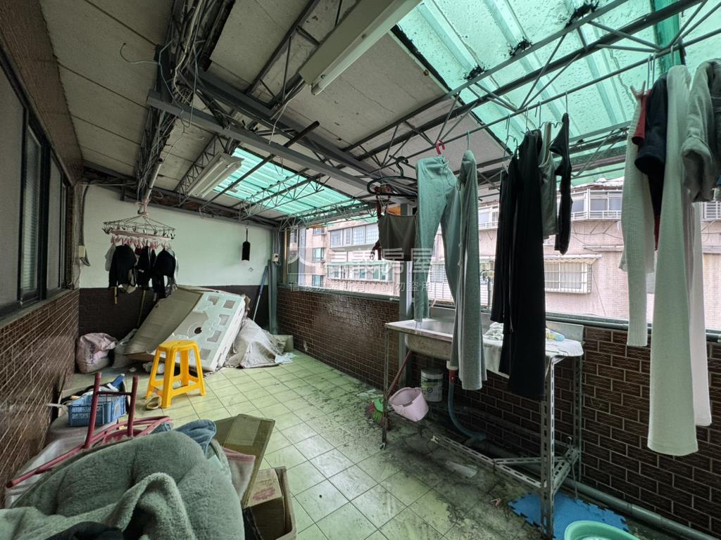 中原邊間公寓３房頂加房屋室內格局與周邊環境