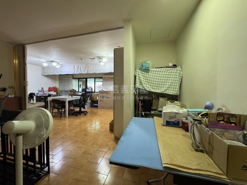 中原邊間公寓３房頂加房屋室內格局與周邊環境