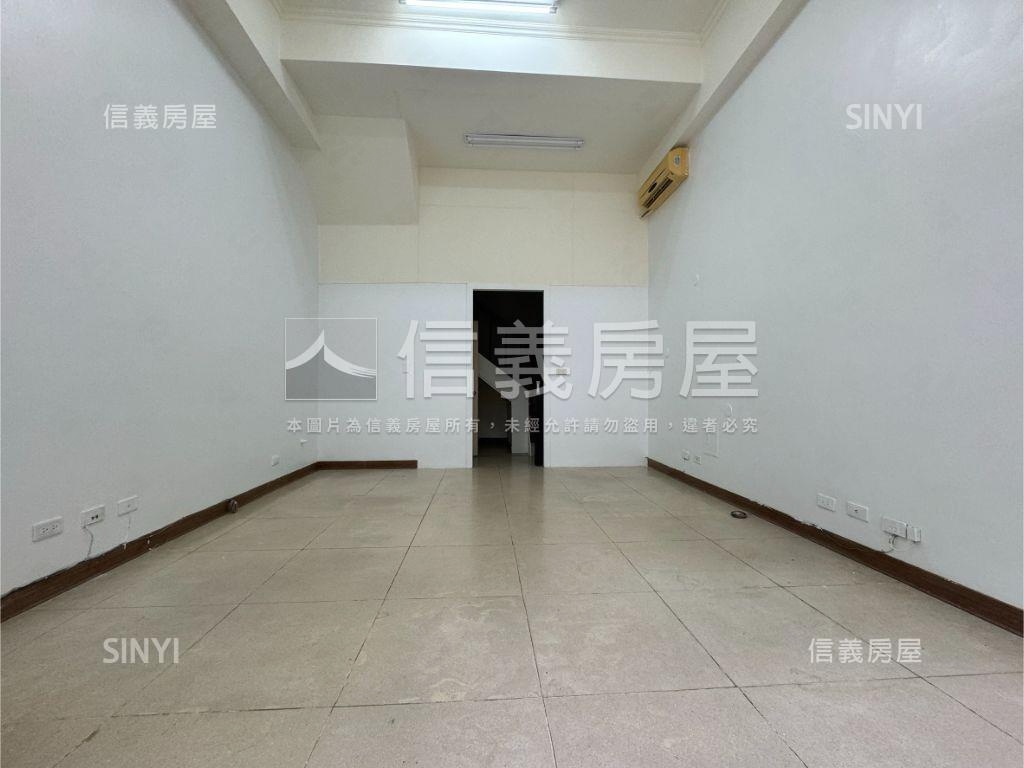 逢甲商圈摩登歐洲金店面房屋室內格局與周邊環境